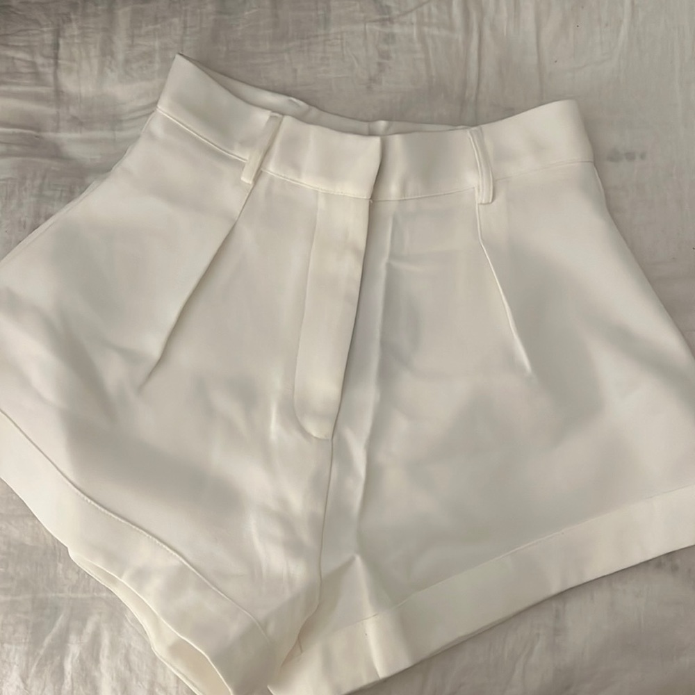 White fox boutique white shorts